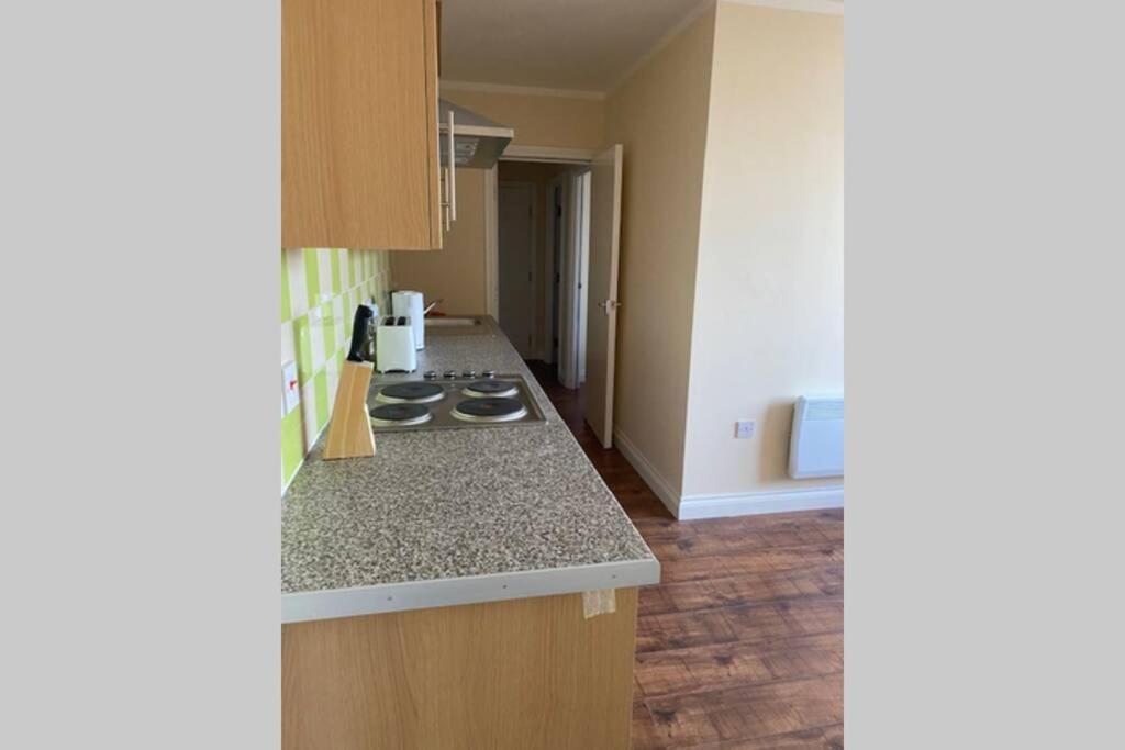 3 Bed Contemporary Crewe Apartment Екстер'єр фото